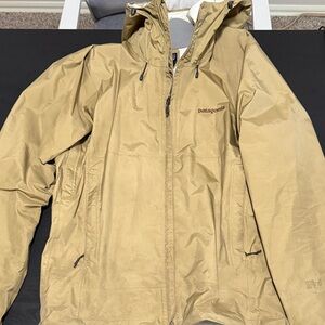 Patagonia Men's Beige Raincoat